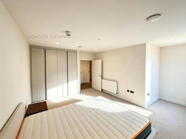 Flat for rent in Cat Hill