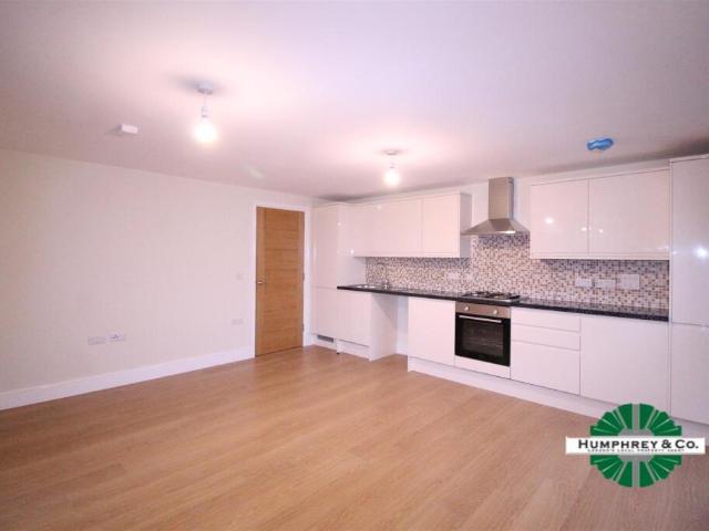 Flat for rent in Ilford
