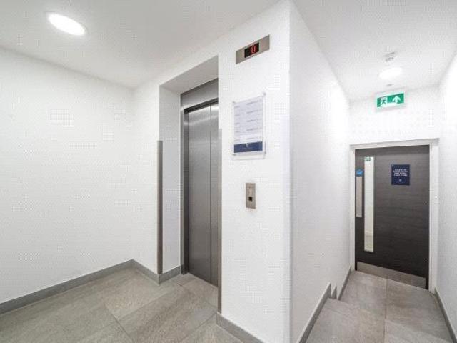 Flat for rent in Cat Hill, England