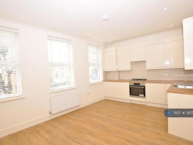 Flat for rent in Cat Hill