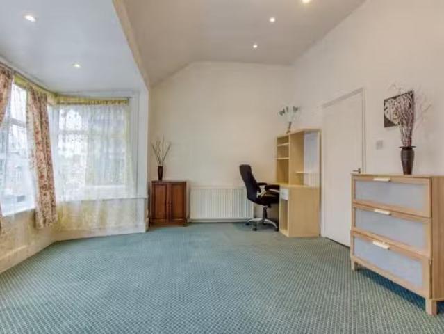 House for rent in Woodford Bridge, Greater London