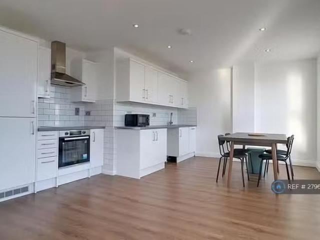 House for rent in Navestock Side, Essex
