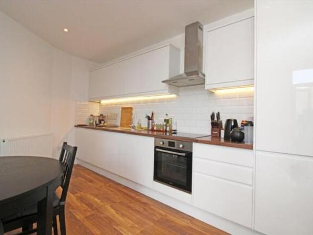 Flat for rent in Acton, Greater London