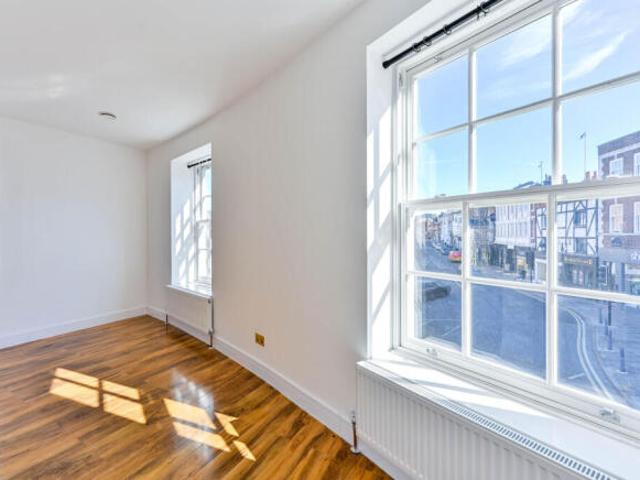 Flat for rent in Guildford Park, Guildford