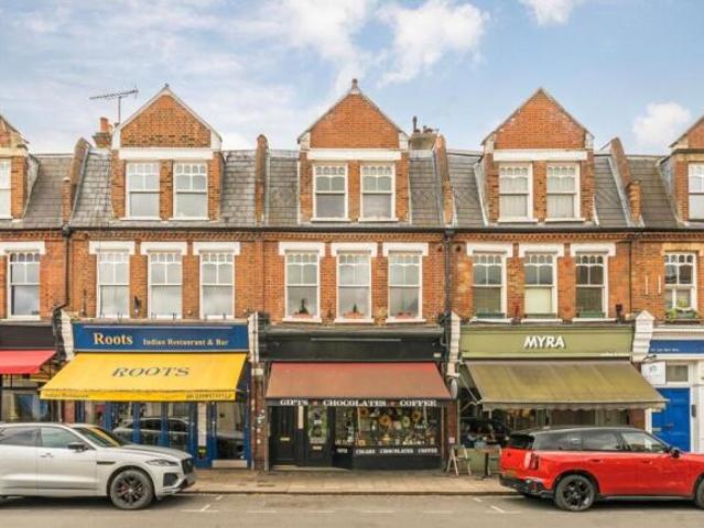 Flat for rent in Teddington, Greater London