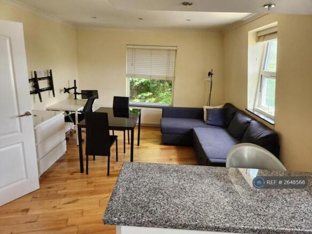 Flat for rent in Highgate, Greater London