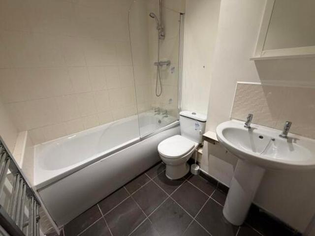 Flat for rent in Queensbury, West Yorkshire