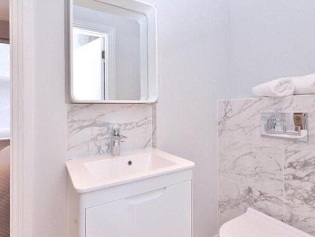 Flat for rent in Cat Hill
