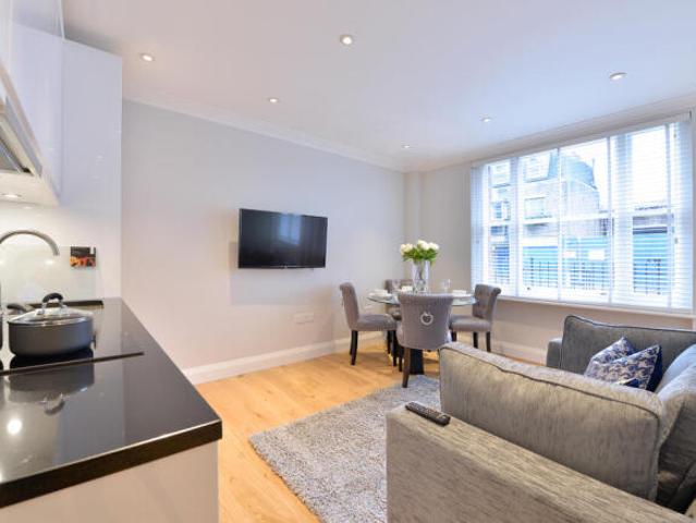 Flat for rent in Mayfair, Greater London