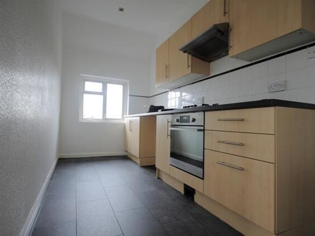 Flat for rent in Oad Street, Kent