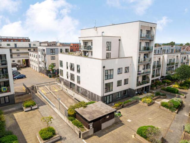 Flat for rent in Cat Hill