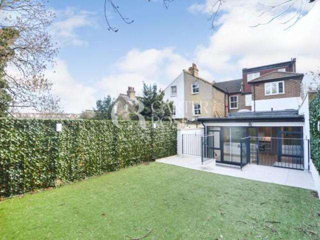 Flat for rent in Cat Hill, England