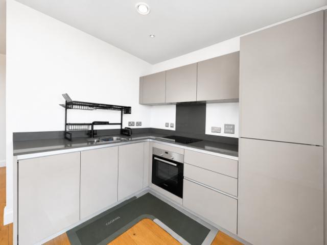 Flat for rent in Cat Hill