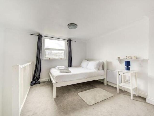 Flat for rent in Cat Hill