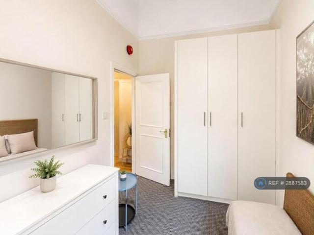 Flat for rent in Cat Hill