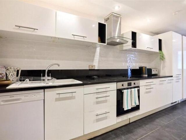 Flat for rent in Cat Hill