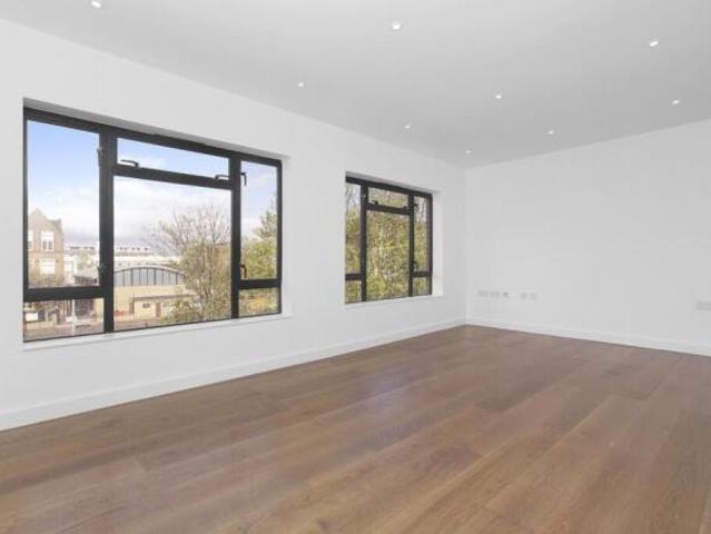 Flat for rent in Cat Hill