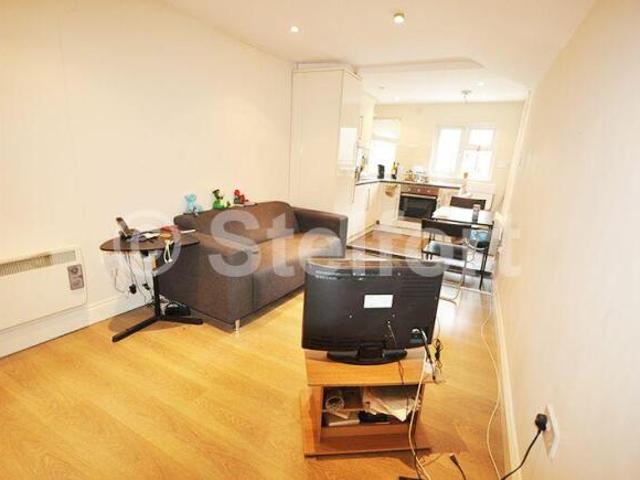 Flat for rent in Cat Hill