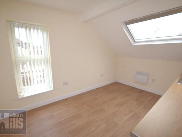 Flat for rent in Malin Bridge, Hillsborough