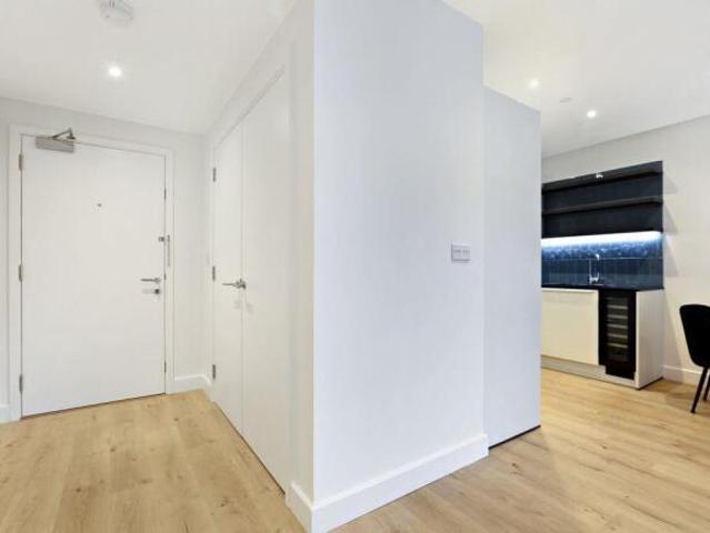 Flat for rent in Plumstead, Greater London
