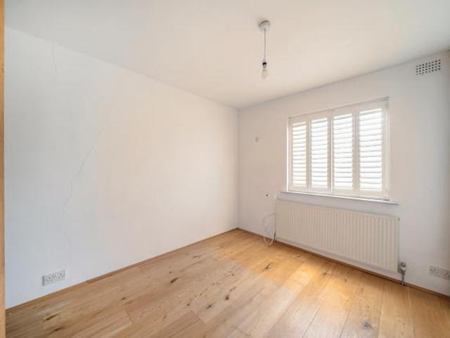 Flat for rent in Cat Hill