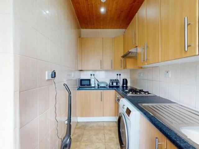 Flat for rent in South Lane, West Yorkshire