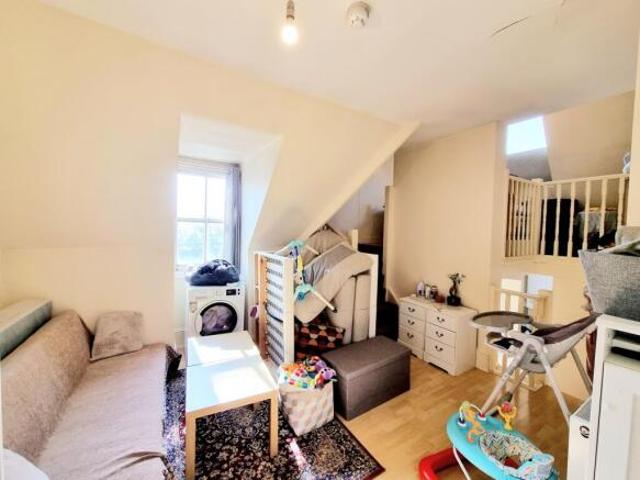 Flat for rent in Highgate, Greater London