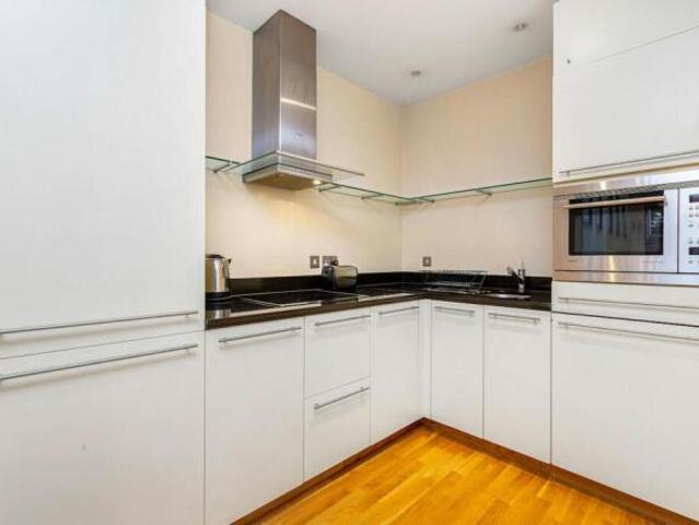 Flat for rent in Cat Hill