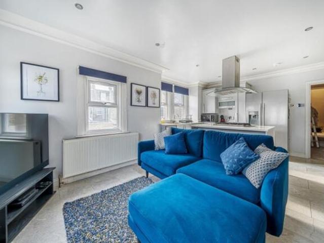 Flat for rent in Cat Hill