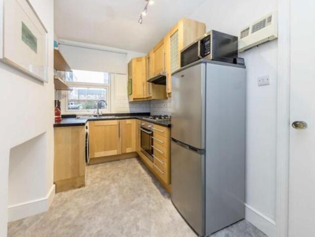Flat for rent in Tooting Graveney, Greater London