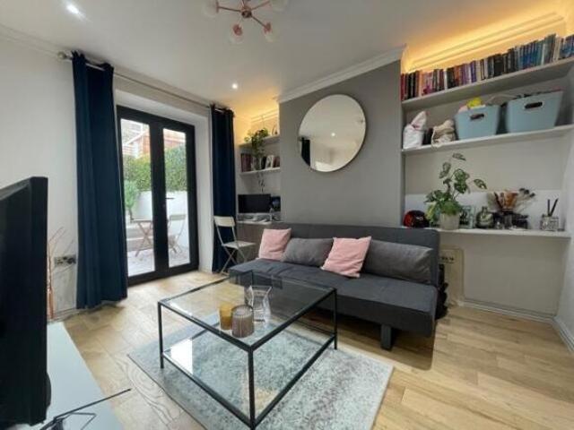 Flat for rent in Cat Hill