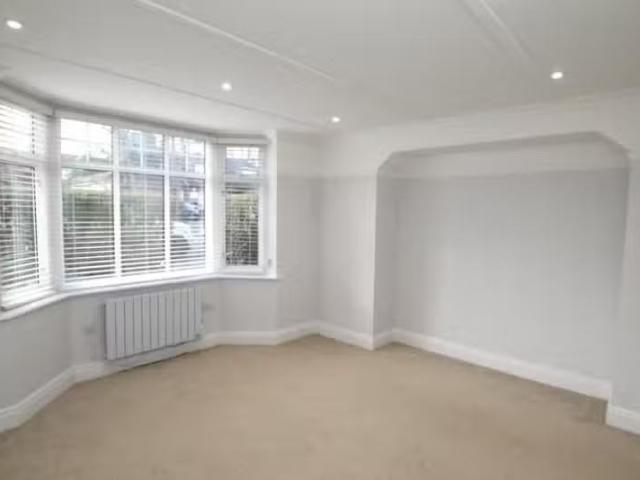 House for rent in Pilgrims' Hatch, Navestock Side
