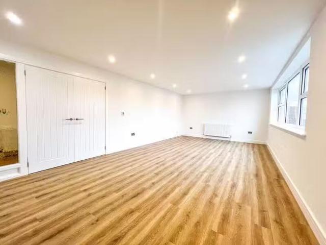 House for rent in Navestock Side, Essex