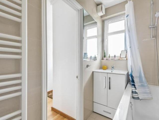 Flat for rent in Cat Hill