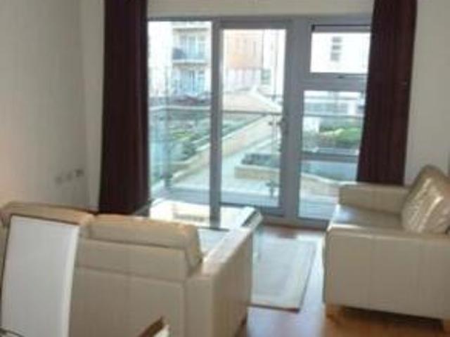 Flat for rent in Cat Hill, England