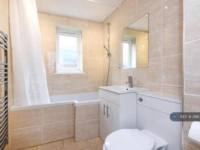 Flat for rent in Cat Hill