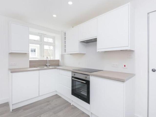 Flat for rent in Cat Hill