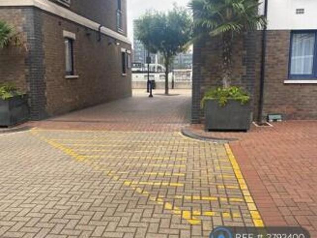 Flat for rent in Cat Hill