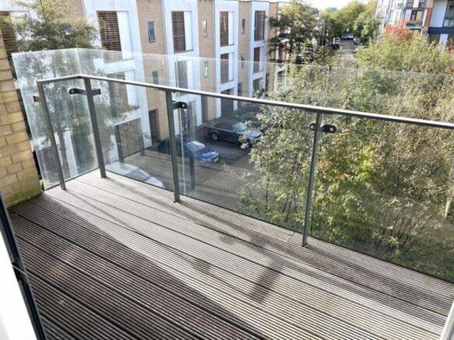 Flat for rent in Cat Hill