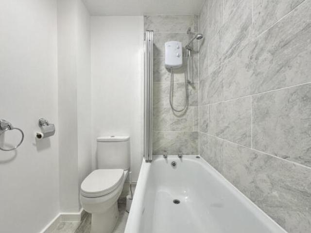 Flat for rent in Cat Hill, England