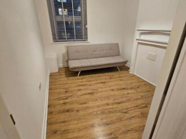 Flat for rent in Cat Hill