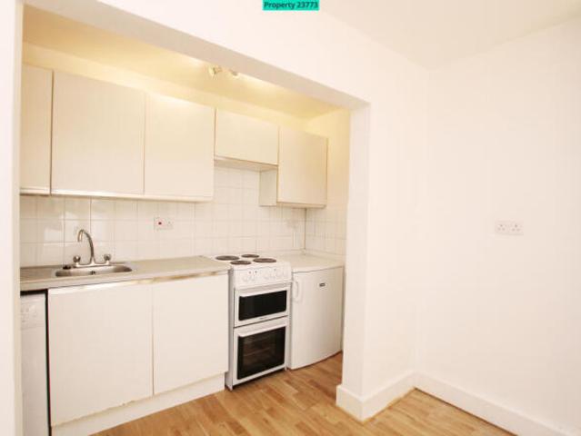 Flat for rent in Cat Hill
