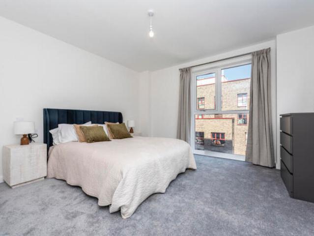 Flat for rent in Brentford, Greater London
