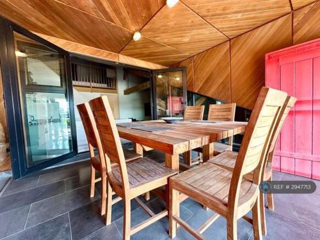 Flat for rent in Cat Hill