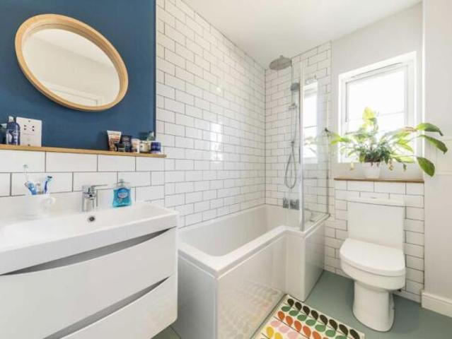 Flat for rent in London Borough of Southwark, Greater London