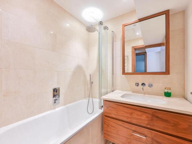 Flat for rent in Cat Hill