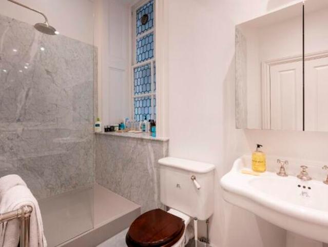 Flat for rent in Cat Hill