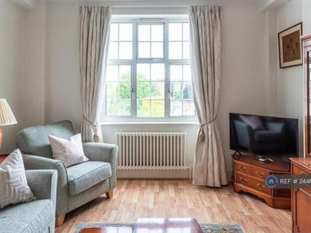 Flat for rent in Cat Hill, England
