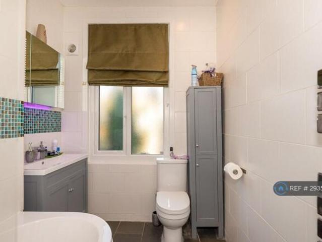 Flat for rent in Cat Hill