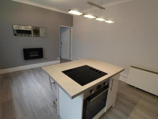 Flat for rent in Roath, Wales